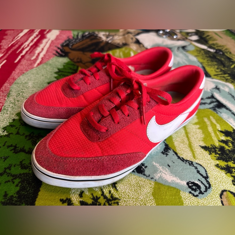 Vintage 1980s Nike LeShot 6.0s Red & White Women's Size 7